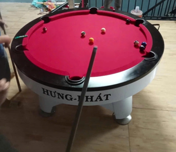 Bàn Bida lỗ mẫu tròn chân xám
